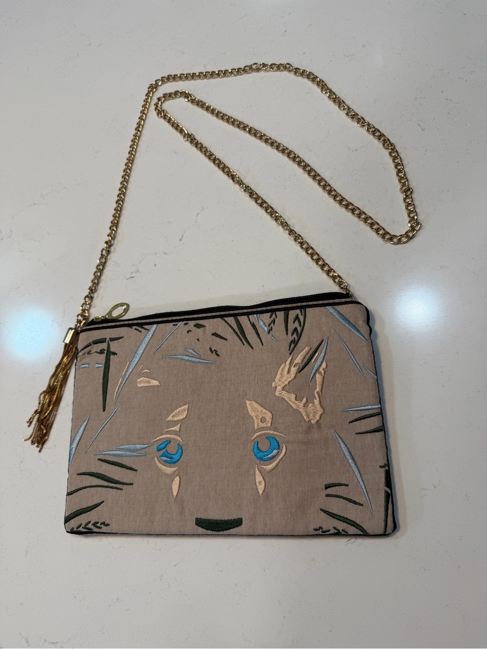 Beige Embroidered Cat Crossbody Bag with Gold Chain